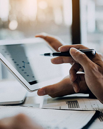 Employer reviewing warrants for employee retention Employer reviewing warrants for employee retention